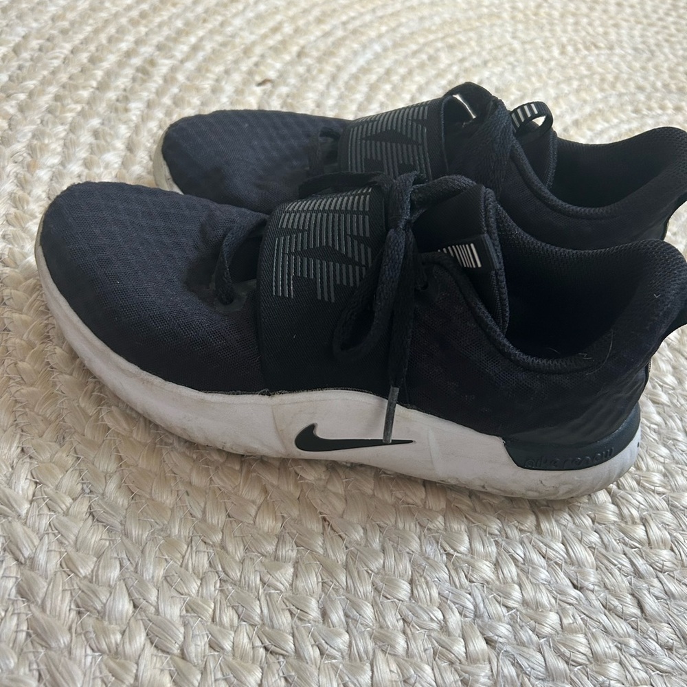 Women’s Nike black tennis shoes athletic lifting 7 renew in-season TR 9 - Picture 7 of 8